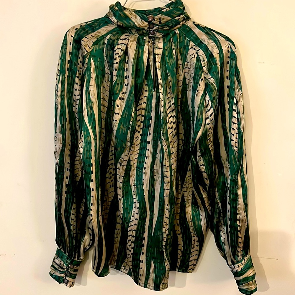 Tess Renaissance Style Button Neck & Sleeve Sz